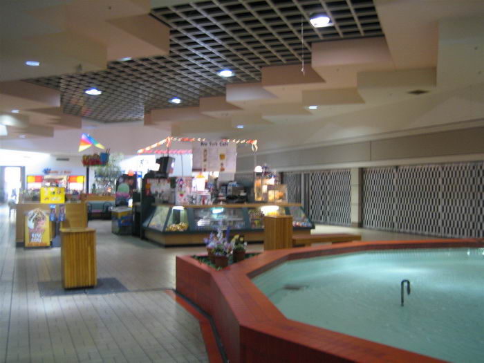 Livonia Mall (Livonia Marketplace) - From Labelscar (newer photo)